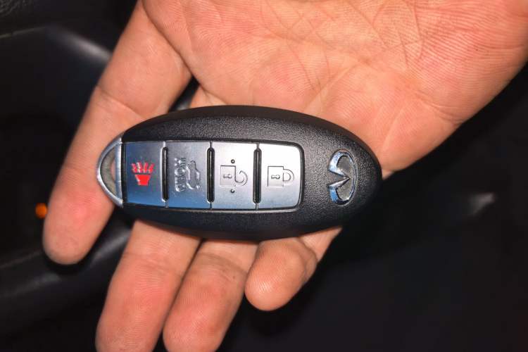 Used Infiniti Q70 2017 Q70L 2.5L Elite Edition Vehicle Key