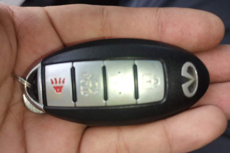 Used Infiniti Q70 2017 Q70L 2.5L Elite Edition Vehicle Key