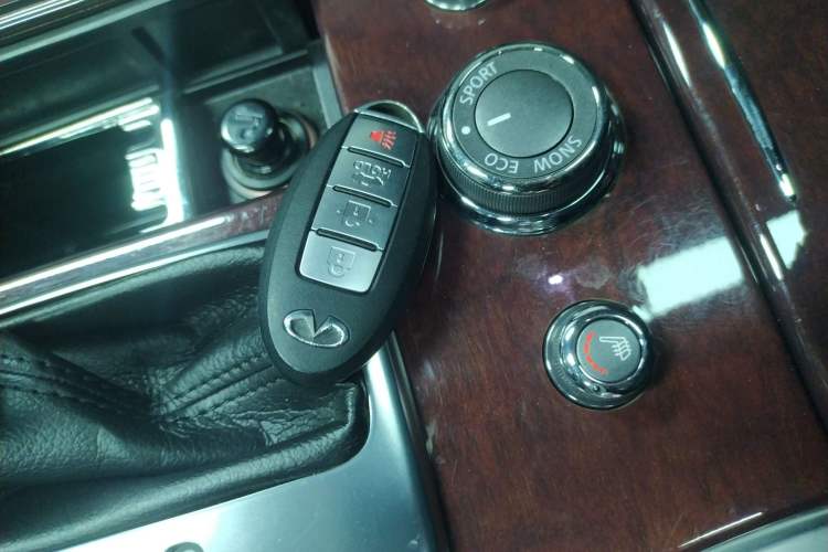 Used Infiniti Q70 2017 Q70L 2.5L Enjoyment Edition Vehicle Key