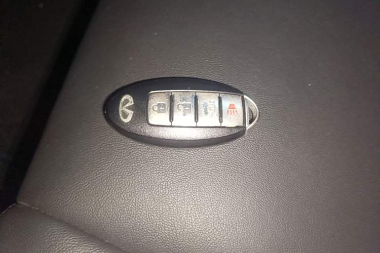 Used Infiniti Q70 2017 Q70L 2.5L Elite Edition Vehicle Key