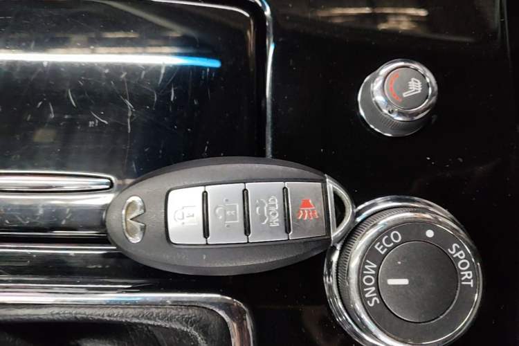 Used Infiniti Q70 2017 Q70L 2.5L Elite Edition Vehicle Key