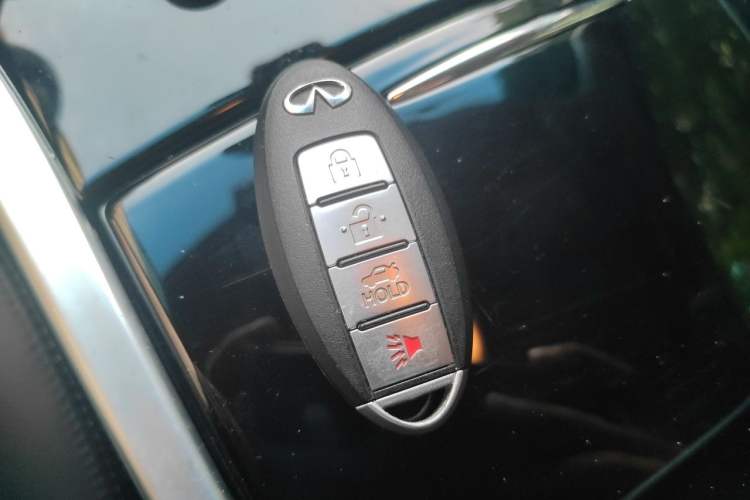 Used Infiniti Q70 2017 Q70L 2.5L Elite Edition Vehicle Key