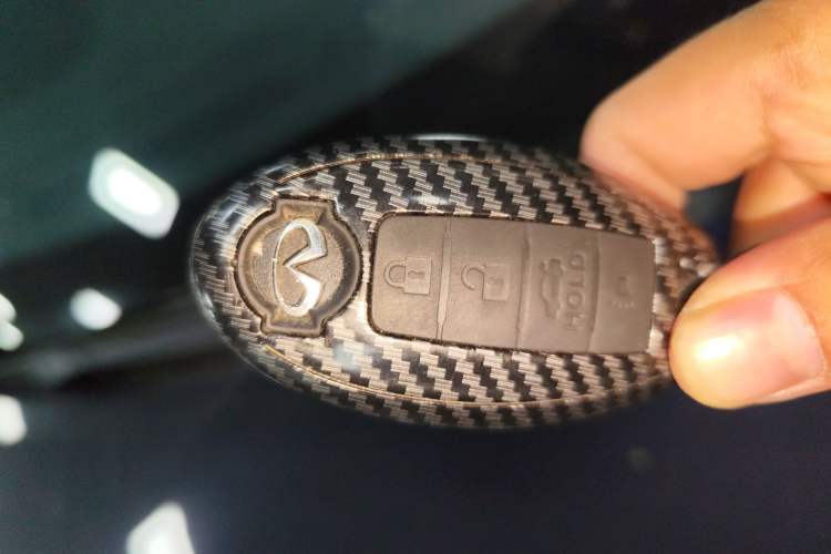 Used Infiniti Q70 2017 Q70L 2.5L Elite Edition Vehicle Key