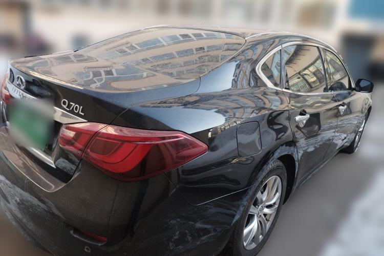 Used Infiniti Q70 2017 Q70L 2.5L Luxury Edition Rear Right 45 Deg