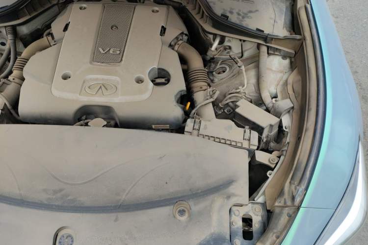 Used Infiniti Q70 2017 Q70L 2.5L Elite Edition Engine Bay Left
