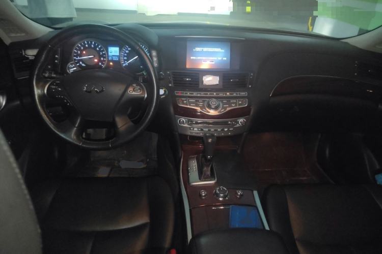Used Infiniti Q70 2017 Q70L 2.5L Enjoyment Edition Center Console