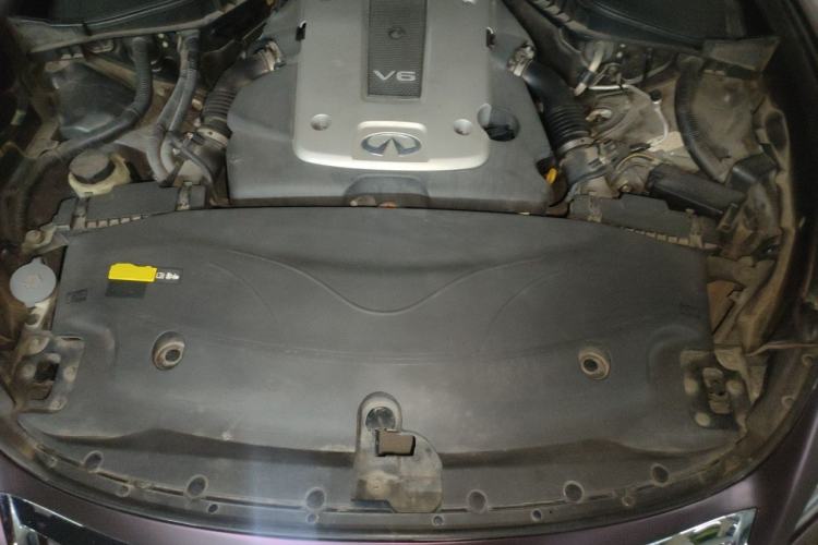 Used Infiniti Q70 2017 Q70L 2.5L Elite Edition Engine Bay