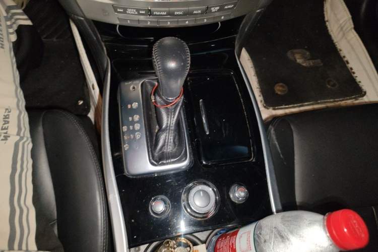 Used Infiniti Q70 2017 Q70L 2.5L Elite Edition Gear Lever