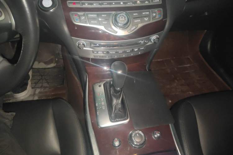Used Infiniti Q70 2017 Q70L 2.5L Enjoyment Edition Gear Lever