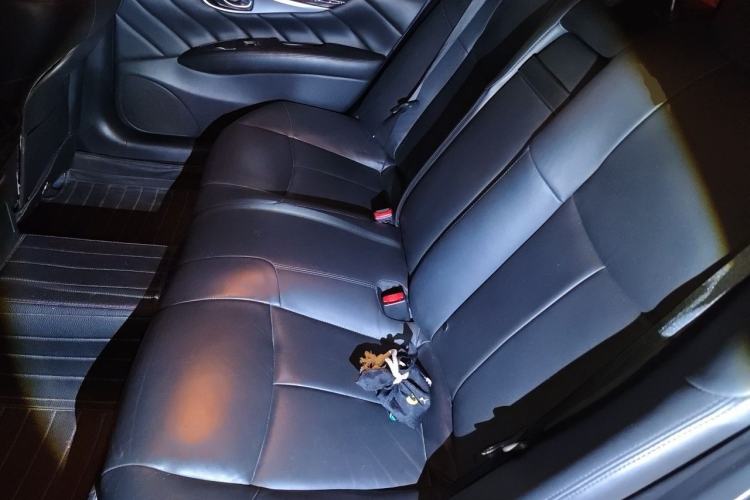 Used Infiniti Q70 2017 Q70L 2.5L Enjoyment Edition Interior 4