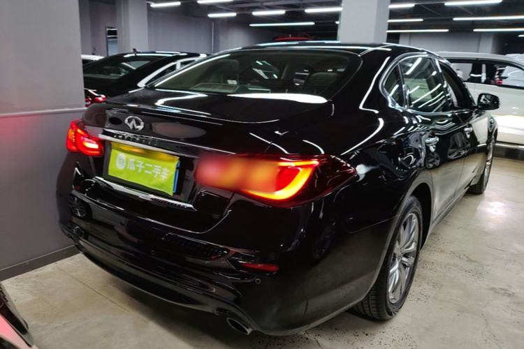 Used Infiniti Q70 2017 Q70L 2.5L Elite Edition Rear Right 45 Deg