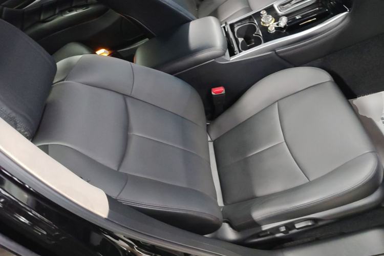 Used Infiniti Q70 2017 Q70L 2.5L Elite Edition Right Front Seat