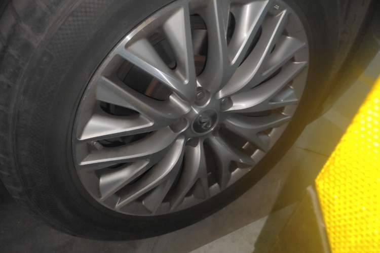 Used Infiniti Q70 2017 Q70L 2.5L Enjoyment Edition Right Front Wheel Hub