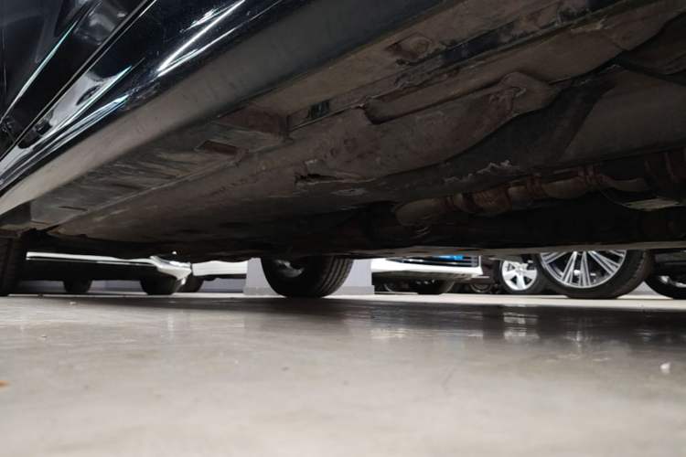 Used Infiniti Q70 2017 Q70L 2.5L Elite Edition Right Side Sill