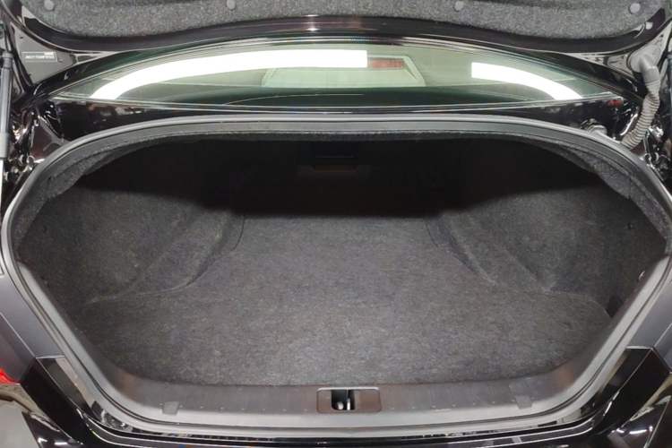 Used Infiniti Q70 2017 Q70L 2.5L Elite Edition Trunk