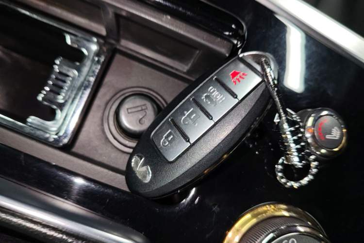 Used Infiniti Q70 2017 Q70L 2.5L Elite Edition Vehicle Key