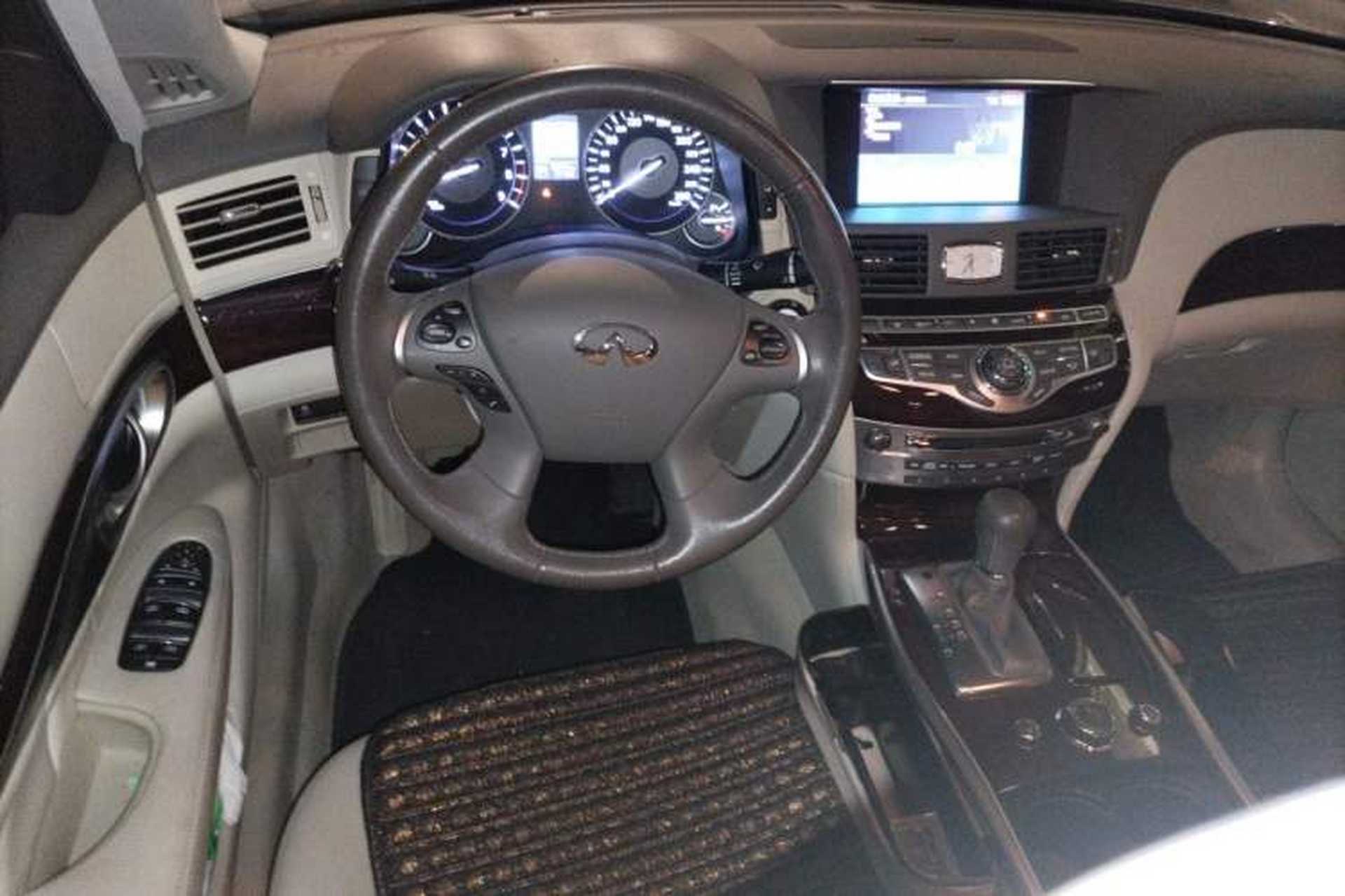 Used Infiniti Q70 2017 Q70L 2.5L Enjoyment Edition Steering Wheel