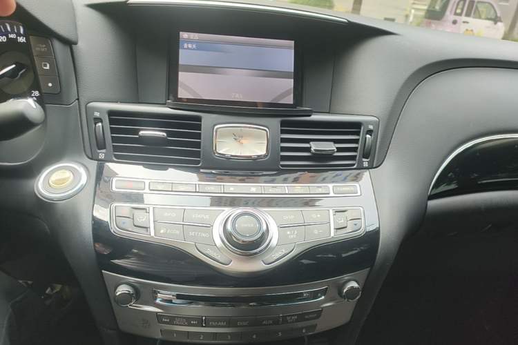 Used Infiniti Q70 2017 Q70L 2.5L Elite Edition Audio And AC Panel