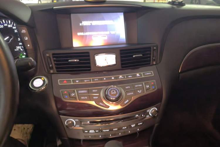 Used Infiniti Q70 2017 Q70L 2.5L Enjoyment Edition Audio And AC Panel