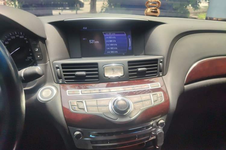 Used Infiniti Q70 2017 Q70L 2.5L Enjoyment Edition Audio And AC Panel