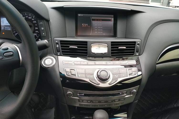 Used Infiniti Q70 2017 Q70L 2.5L Elite Edition Audio And AC Panel