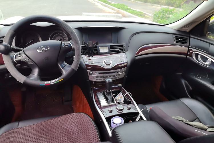 Used Infiniti Q70 2017 Q70L 2.5L Enjoyment Edition Center Console