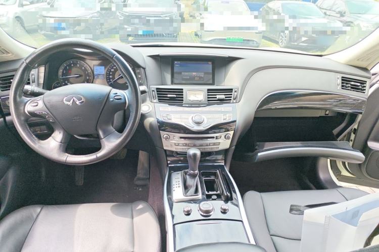 Used Infiniti Q70 2017 Q70L 2.5L Elite Edition Center Console