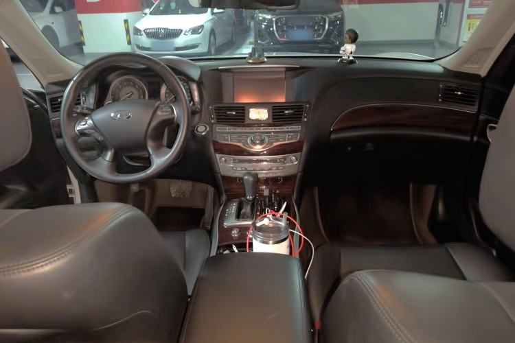 Used Infiniti Q70 2017 Q70L 2.5L Enjoyment Edition Center Console