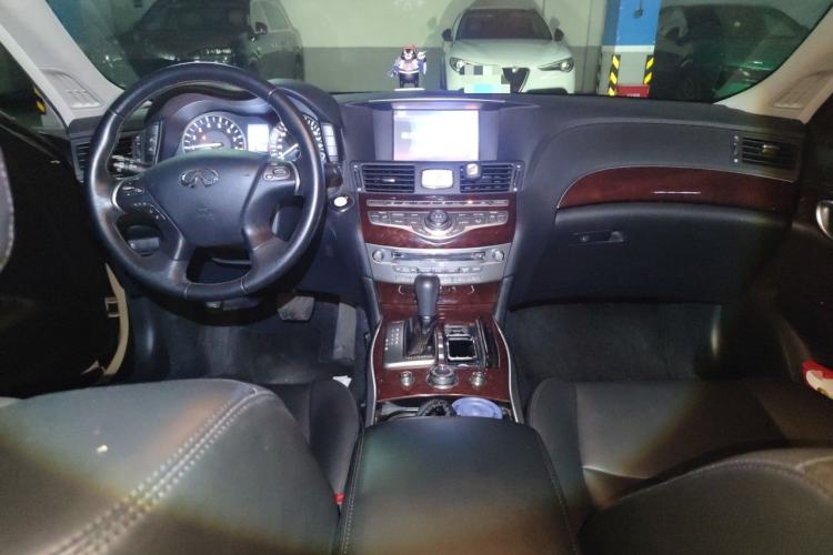 Used Infiniti Q70 2017 Q70L 2.5L Enjoyment Edition Center Console