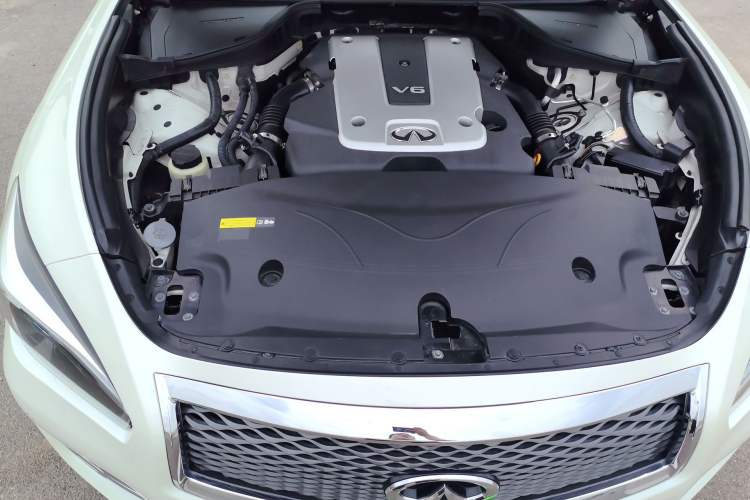 Used Infiniti Q70 2017 Q70L 2.5L Enjoyment Edition Engine Bay
