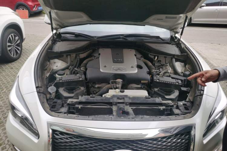 Used Infiniti Q70 2017 Q70L 2.5L Elite Edition Engine Bay