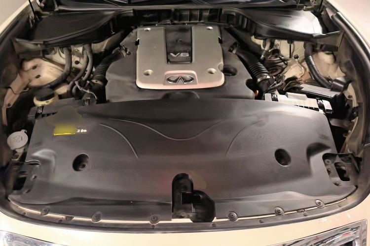Used Infiniti Q70 2017 Q70L 2.5L Enjoyment Edition Engine Bay