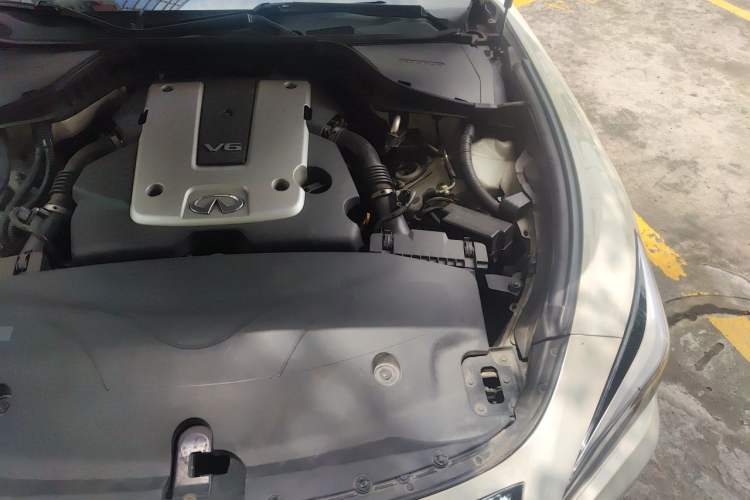 Used Infiniti Q70 2017 Q70L 2.5L Enjoyment Edition Engine Bay Left