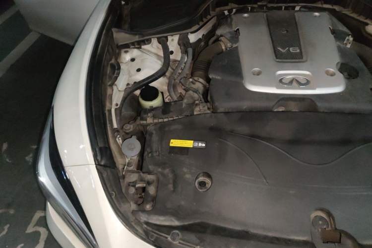 Used Infiniti Q70 2017 Q70L 2.5L Enjoyment Edition Engine Bay Right