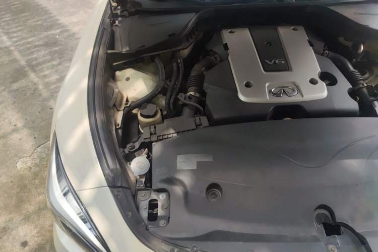 Used Infiniti Q70 2017 Q70L 2.5L Enjoyment Edition Engine Bay Right