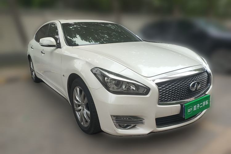 Used Infiniti Q70 2017 Q70L 2.5L Elite Edition Front Right 45 Deg