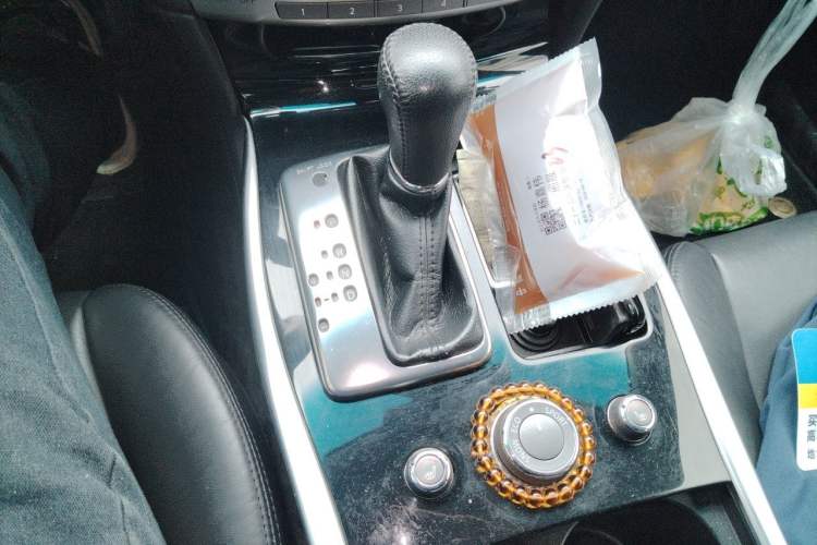 Used Infiniti Q70 2017 Q70L 2.5L Elite Edition Gear Lever