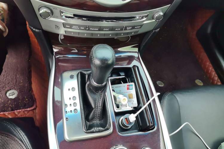 Used Infiniti Q70 2017 Q70L 2.5L Enjoyment Edition Gear Lever