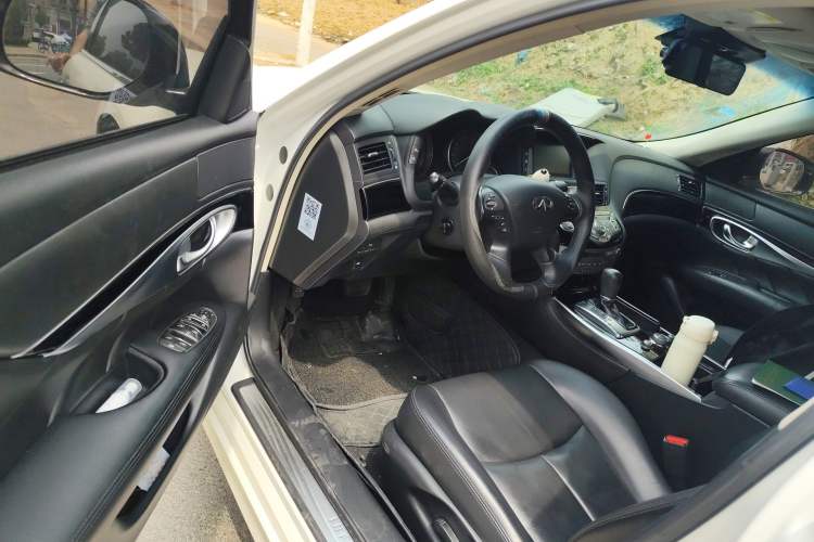 Used Infiniti Q70 2017 Q70L 2.5L Elite Edition Interior 3