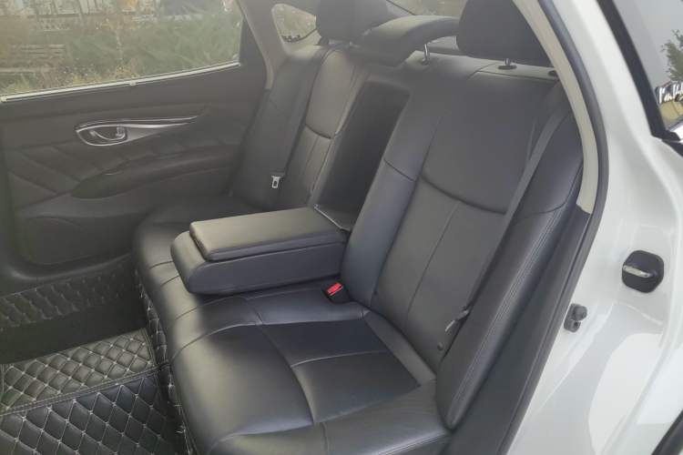 Used Infiniti Q70 2017 Q70L 2.5L Elite Edition Left Rear Seat