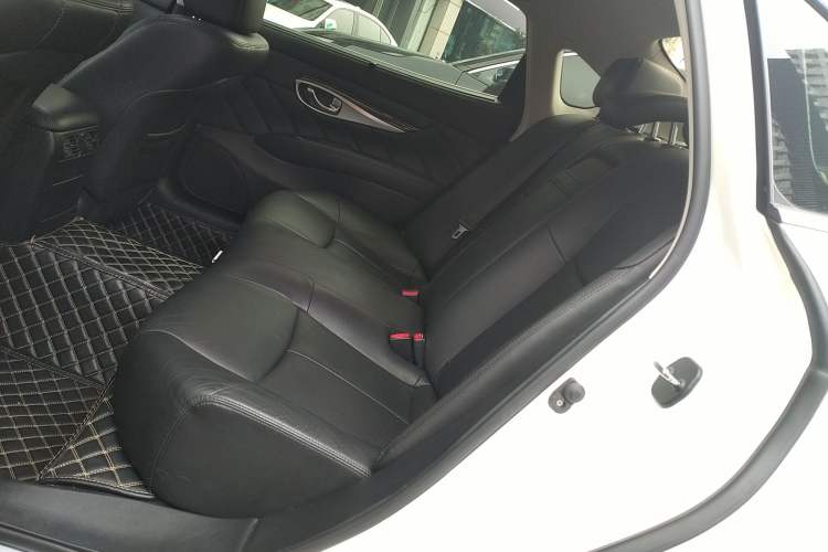 Used Infiniti Q70 2017 Q70L 2.5L Elite Edition Left Rear Seat