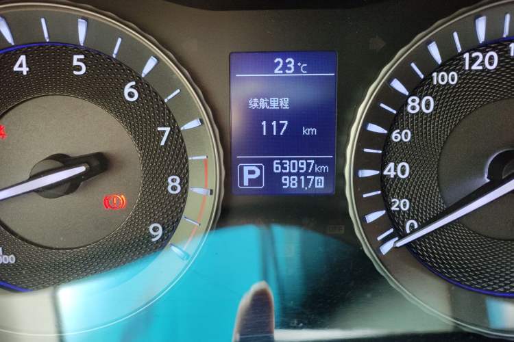 Used Infiniti Q70 2017 Q70L 2.5L Elite Edition Odometer Close Up