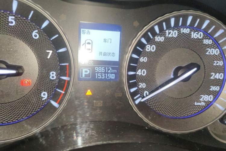 Used Infiniti Q70 2017 Q70L 2.5L Enjoyment Edition Odometer Close Up