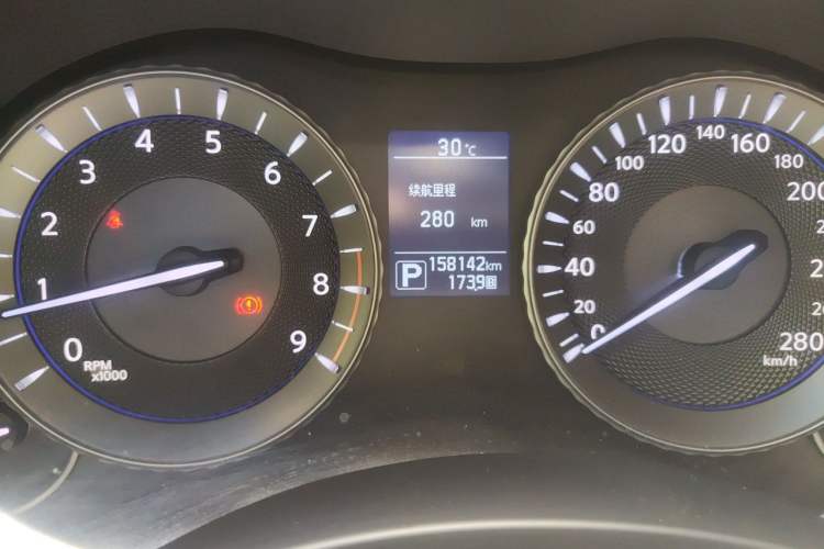 Used Infiniti Q70 2017 Q70L 2.5L Enjoyment Edition Odometer Close Up