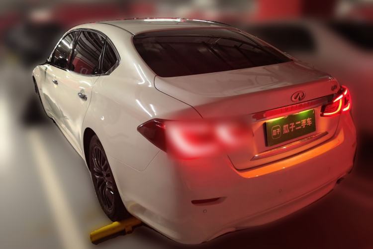 Used Infiniti Q70 2017 Q70L 2.5L Enjoyment Edition Rear Left 45 Deg