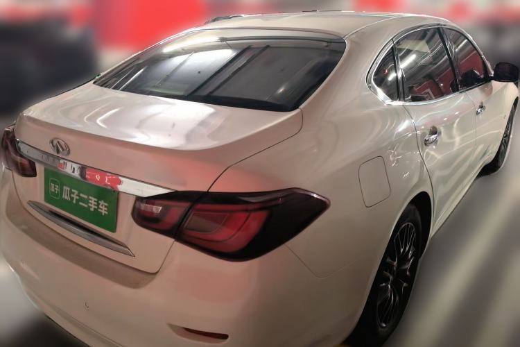 Used Infiniti Q70 2017 Q70L 2.5L Enjoyment Edition Rear Right 45 Deg