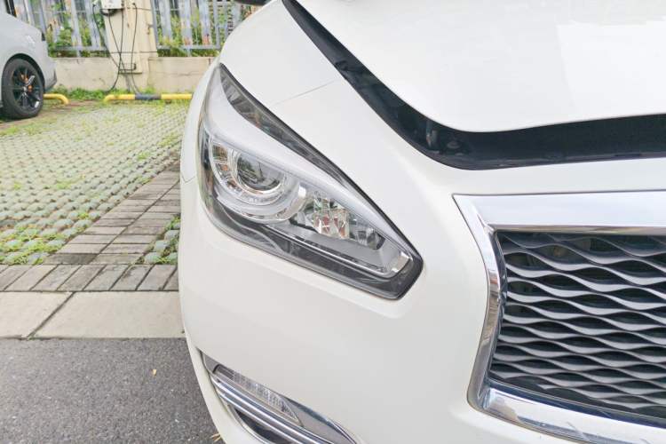 Used Infiniti Q70 2017 Q70L 2.5L Elite Edition Right Front Headlight