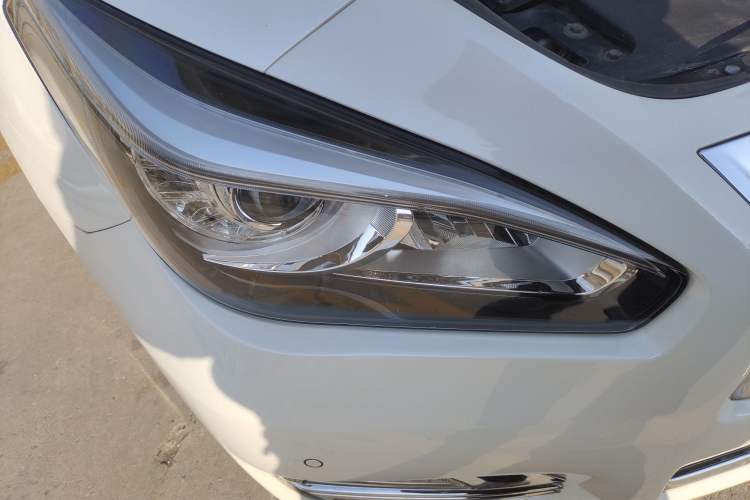 Used Infiniti Q70 2017 Q70L 2.5L Enjoyment Edition Right Front Headlight