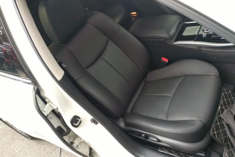 Used Infiniti Q70 2017 Q70L 2.5L Elite Edition Right Front Seat