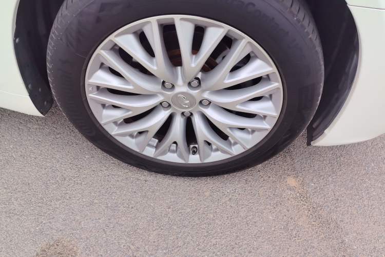 Used Infiniti Q70 2017 Q70L 2.5L Enjoyment Edition Right Front Wheel Hub